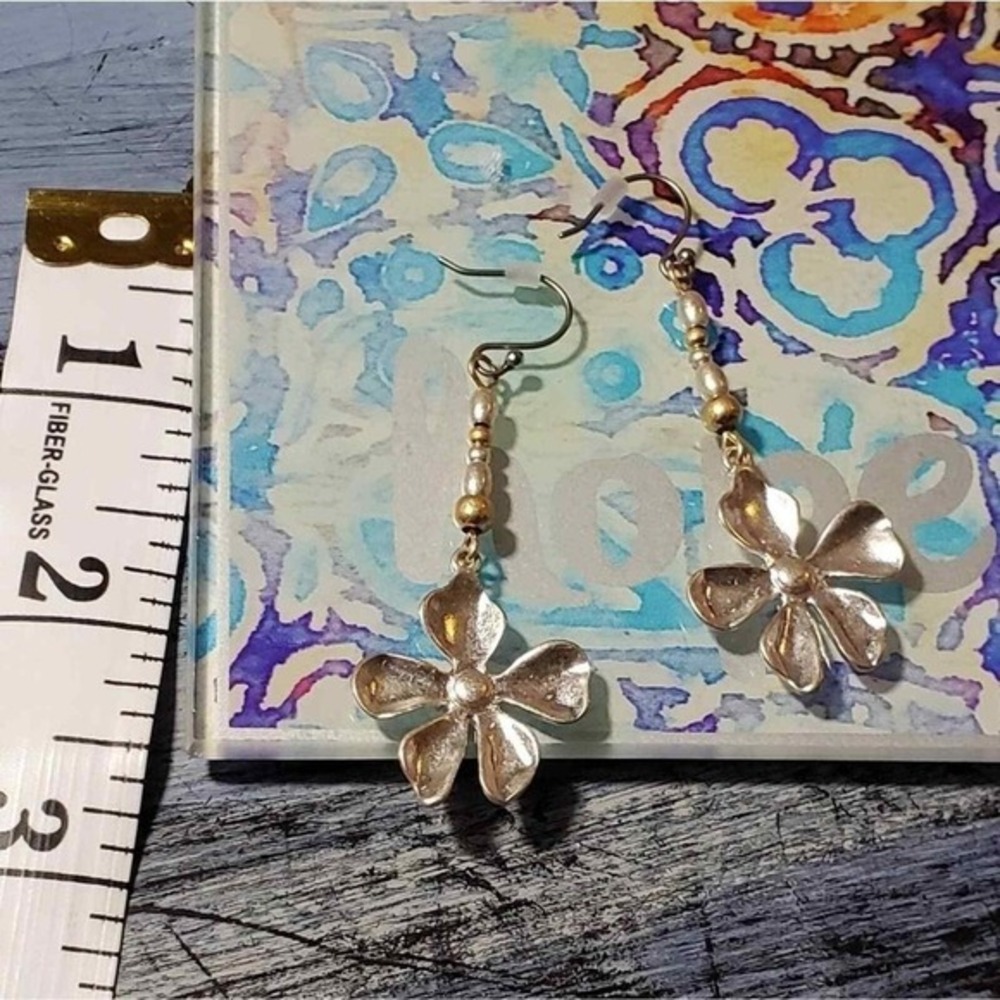 Lucky Brand Vintage Silver Floral Dangle Earrings Beaded Flower Drop Earrings